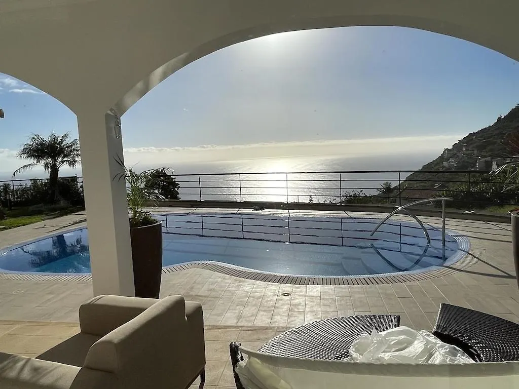 Luxury Villa With Private Heated Pool, Garden And Views Of The Sea And Mountains. Arco da Calheta  Arco da Calheta (Madeira)
